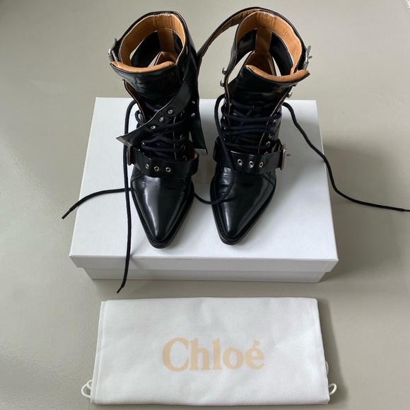 chloe riley boots
